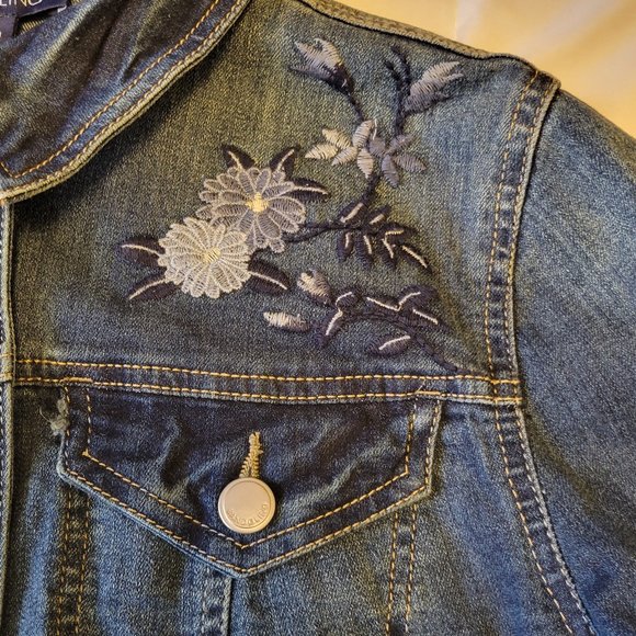 ❣️HP❣️Bandolino "Sarah" Beautiful Floral Embroidered Denim Jean Jacket sz: S - Picture 7 of 8